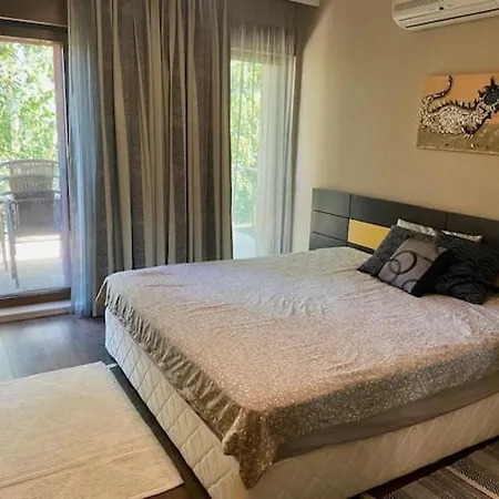 First Line Lozenez Anron Apartmán