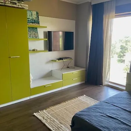 First Line Lozenez Anron * Lozenec