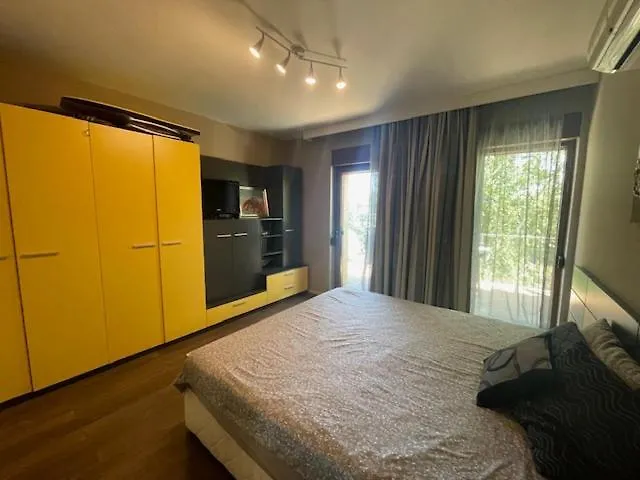 Апартаменты First Line Lozenez Anron